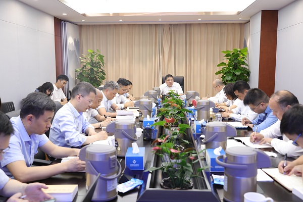 安徽bifa必发地产集团党委举行学习贯彻习近平新时代中国特色社会主义头脑主题教育念书班